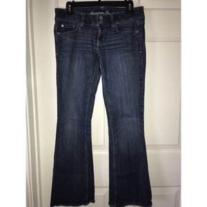 size 4 artist American Eagle jeans